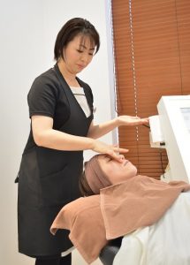 ポアレスラボ「夏の毛穴ケアセミナー」開催 8 ポアレスラボ 古屋さん