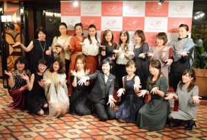 まごころ総合美容『10周年記念・クリスマスパーティ』開催 7 症例写真コンテスト受賞サロンの方々
