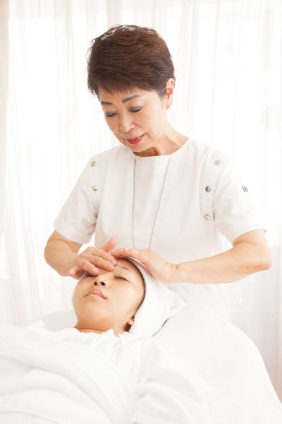 「ひと手間」が差別化のポイント! 失われたフェイシャル手技研究 23 salonwork facial2017 hirachi02
