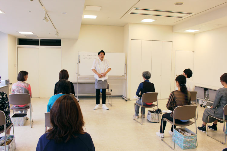”姿整美”考案 男性エステティシャンの大澤隼人さんが日本橋三越でイベントを開催! 14 column news 20181108 osawa 07