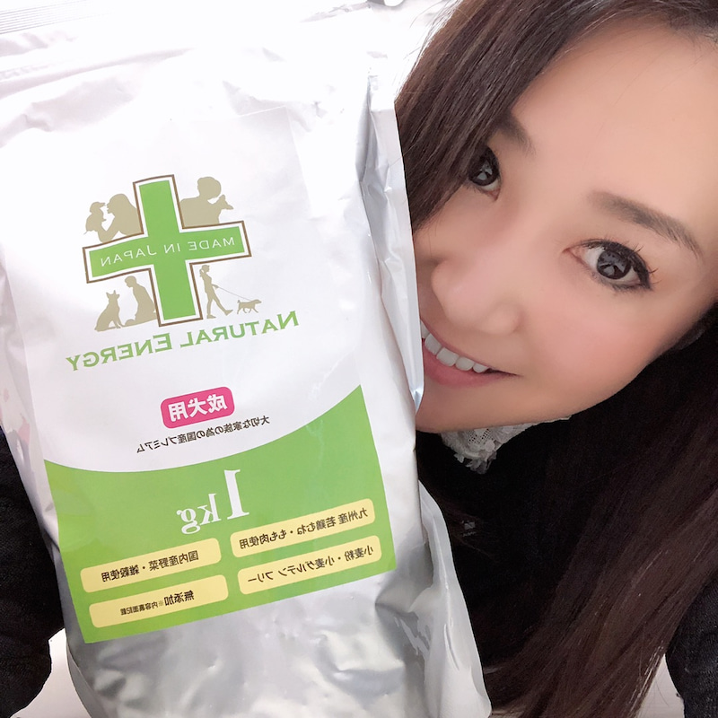 レッドカーペットを歩くように毎日を生きる。新居理恵スペシャルインタビュー 31 column spinterview 20190410 arai03
