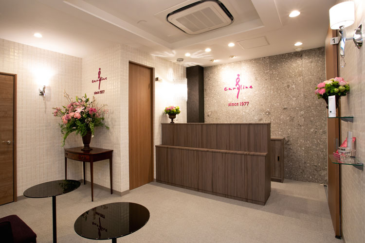 キャロリーヌのフラッグシップ「銀座並木通り店」がオープン 9 column nrepo 20190507 carolineginza main