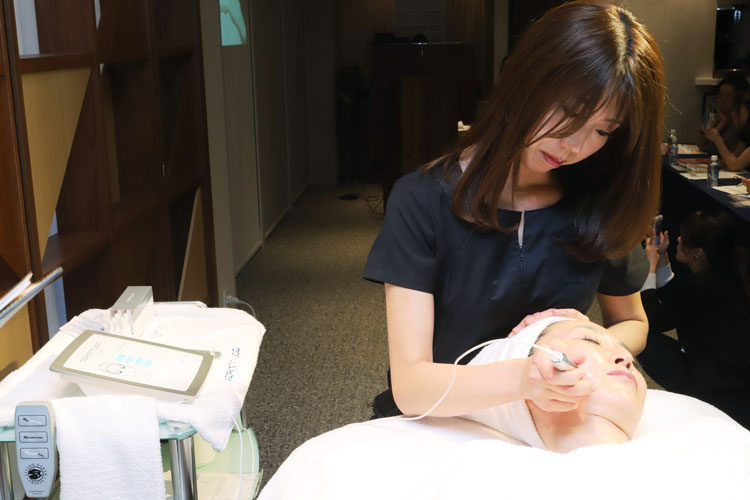 salontool 20190604 withus 4361