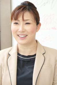 売上トップをキープする原動力は「負けたくない!」という気持ち 12 special interview 201909 arairie 7549