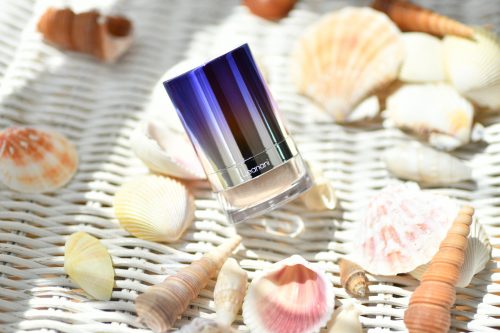 この夏の大本命! 美容成分をふんだんに配合した潤膜UVパウダーの艶めく“ツヤメイク”で視線をくぎづけに 1 2008 20200416 hara 66