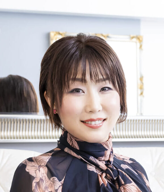 荒井理恵氏